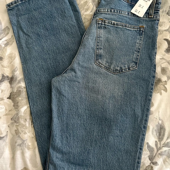 ✨✨✨NWT Abercrombie X-Long Ultra High Rise 90’s Jeans - Picture 2 of 5